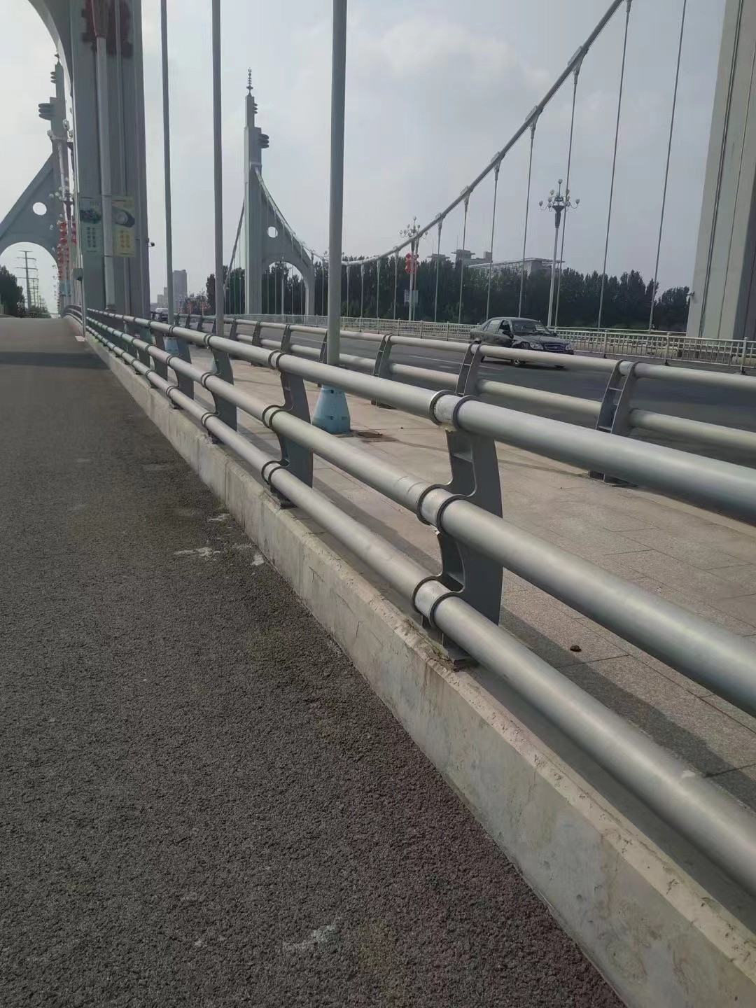 bridge guardrail